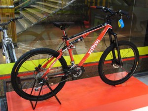 コルナゴ謹製フェラーリMTB