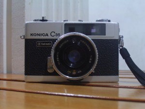 Konica C35 flashmatic